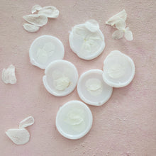 Load image into Gallery viewer, boho wedding diy wax seals with white hydrangea petals